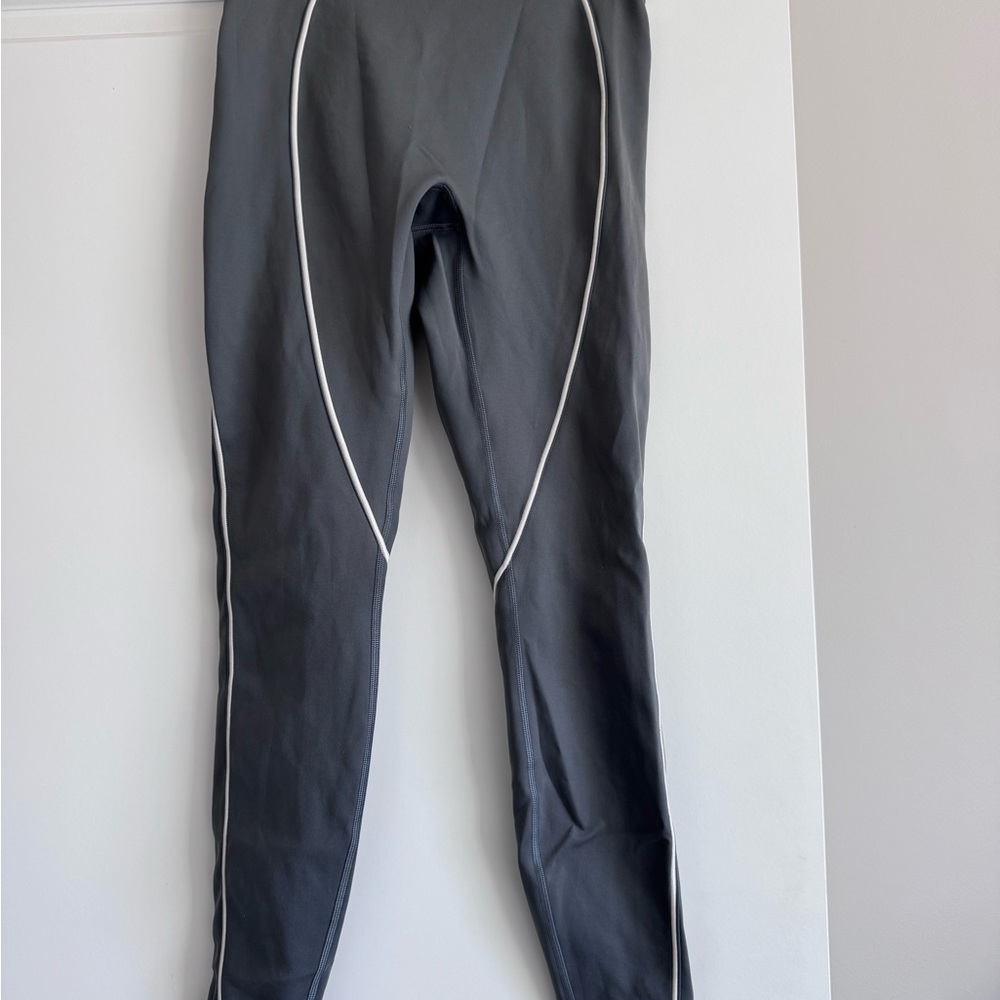 lululemon athletica Ultralu Contour Grey Leggings with White Piping